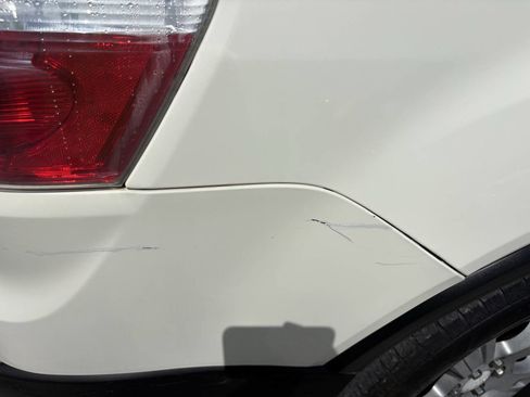 Used 2010 GMC Acadia SLE image 6