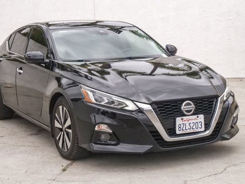 Used 2019 Nissan Altima 2.5 SV FWD image 3