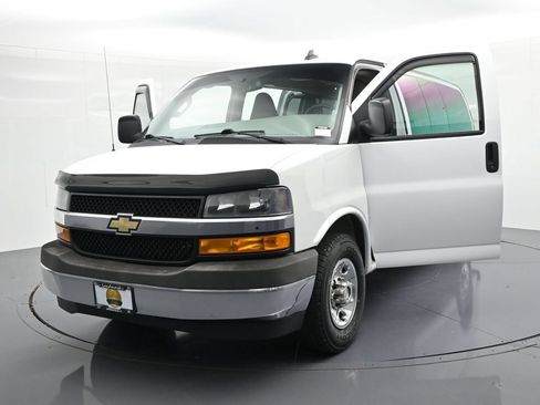 Used 2018 Chevrolet Express 3500 LT w/ LT Preferred Equipment Group RWD image 23