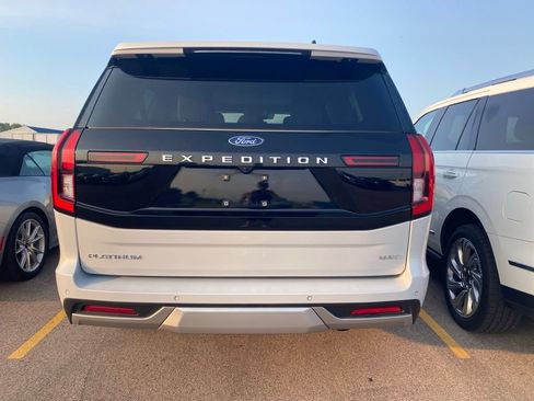 Used 2025 Ford Expedition Max Platinum AWD/4WD image 9