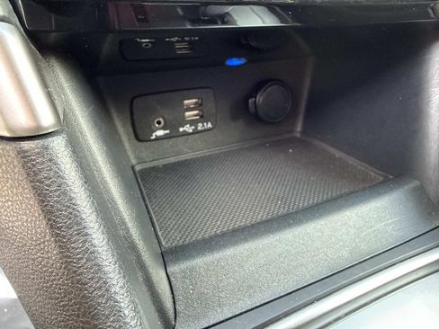 Used 2023 Subaru Forester Premium AWD/4WD image 32