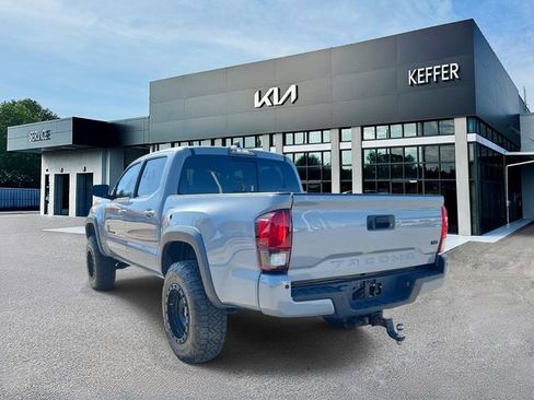 Used 2019 Toyota Tacoma TRD Off-Road image 6