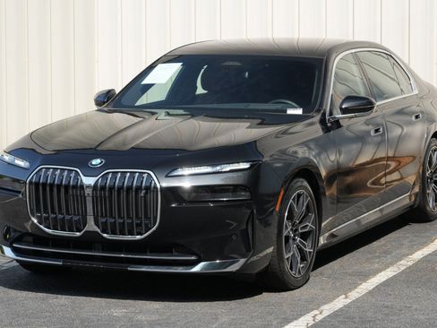 Used 2025 BMW i7 xDrive60 w/ Executive Package AWD/4WD image 61