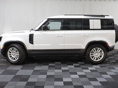 Used 2025 Land Rover Defender 110 S image 4