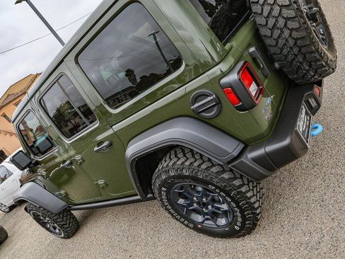 Used 2023 Jeep Wrangler Unlimited w/ Cold Weather Group AWD/4WD image 8