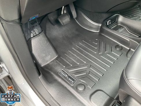 Used 2023 Chrysler Pacifica Touring-L w/ S Appearance Package FWD image 21