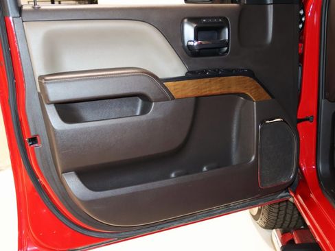 Used 2017 Chevrolet Silverado 1500 LTZ image 39