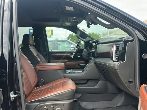 Used 2024 GMC Sierra 2500 Denali Ultimate w/ Max Trailering Package AWD/4WD image 17