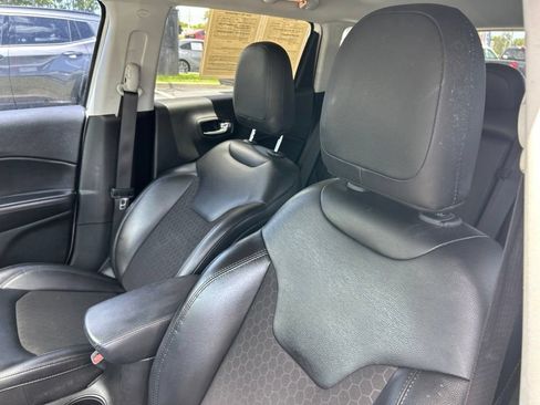 Used 2020 Jeep Compass Latitude FWD image 19
