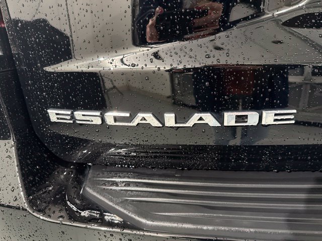 Used 2024 Cadillac Escalade Premium Luxury AWD/4WD image 8