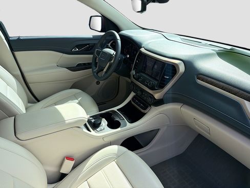 Used 2023 GMC Acadia Denali w/ Denali Ultimate Package FWD image 31