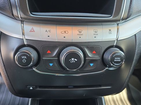 Used 2019 Dodge Journey SE w/ Connectivity Group image 28