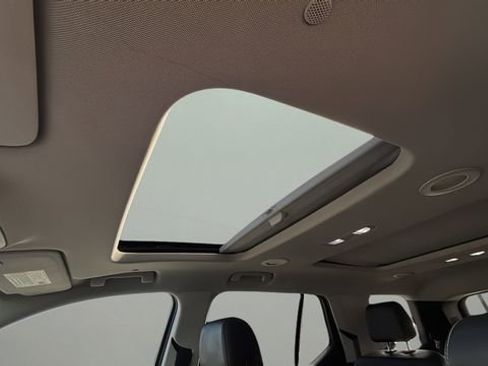 Used 2020 Chevrolet Traverse Premier w/ Redline Edition image 19