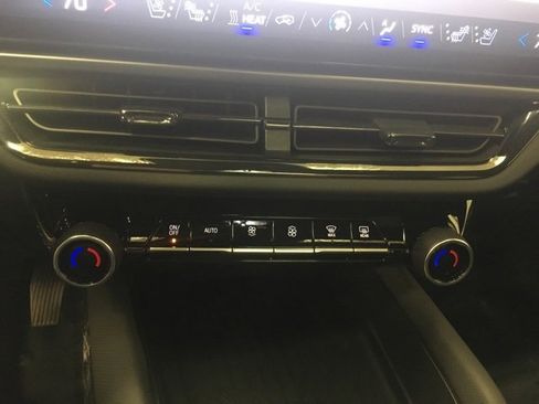 Used 2024 Chevrolet Equinox EV RS image 27