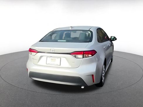 Used 2025 Toyota Corolla LE image 11