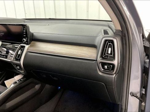 Used 2023 Kia Sorento S w/ Panoramic Sunroof Package AWD/4WD image 18