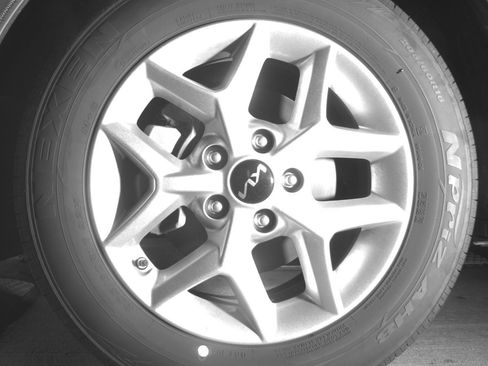 Used 2025 Kia Soul LX w/ LX Technology Package FWD image 12