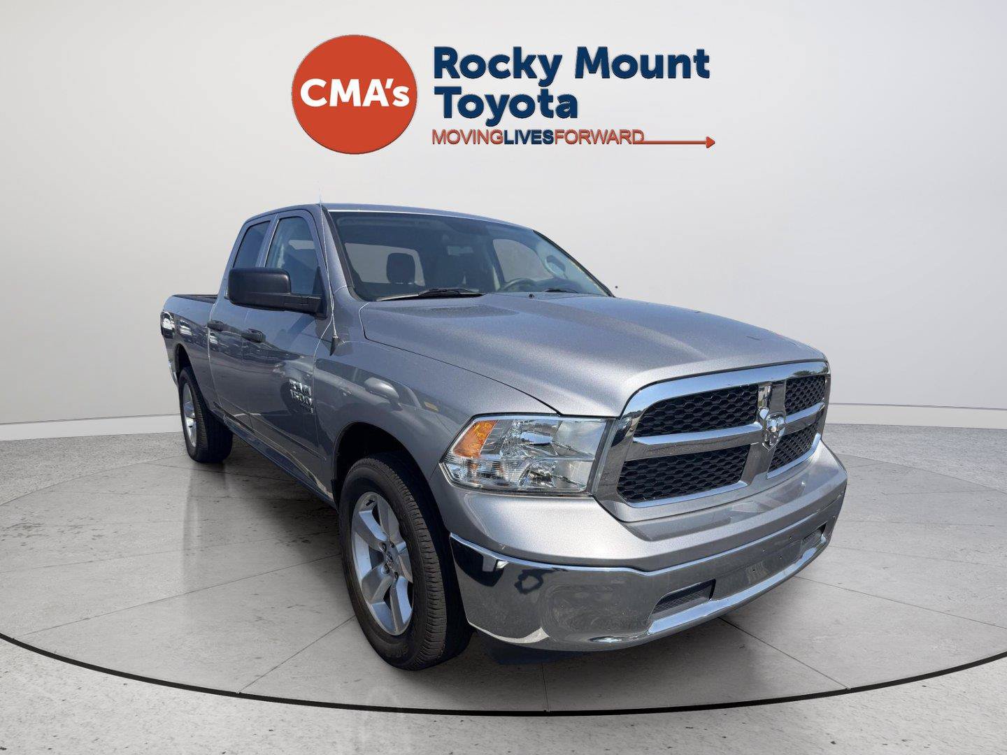 Used 2024 RAM 1500 Classic SLT AWD/4WD image 17