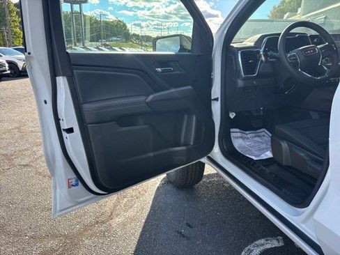 New 2026 GMC Canyon Elevation w/ Convenience Package image 9