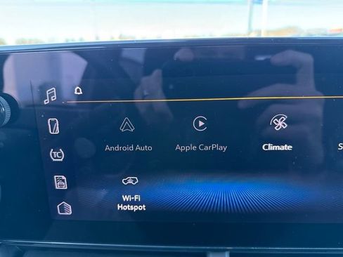 Certified 2024 Chevrolet Trax RS w/ Driver Confidence Package image 19