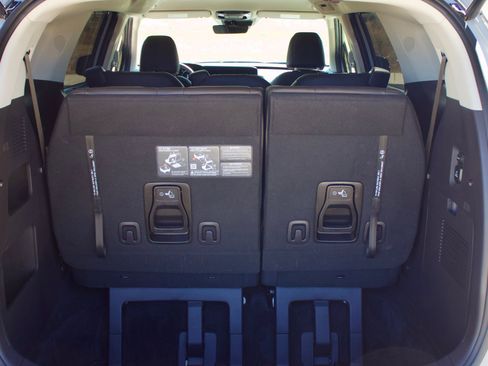 Used 2024 Kia Carnival SX FWD image 20