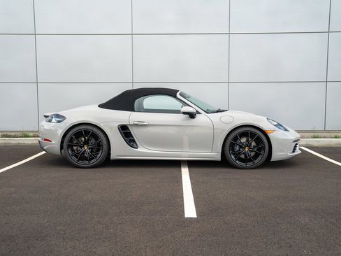 Used 2025 Porsche 718 Boxster image 7