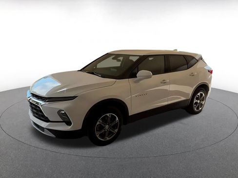 Used 2026 Chevrolet Blazer LT FWD image 8