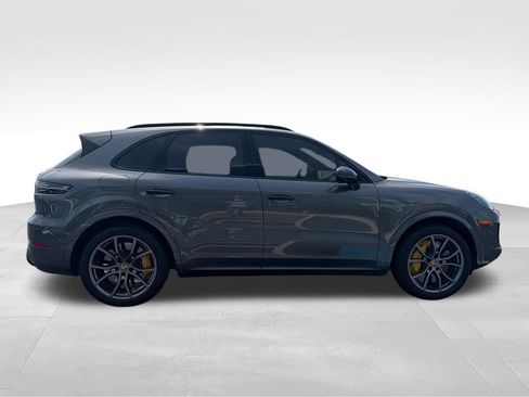 Used 2021 Porsche Cayenne Turbo S AWD/4WD image 9
