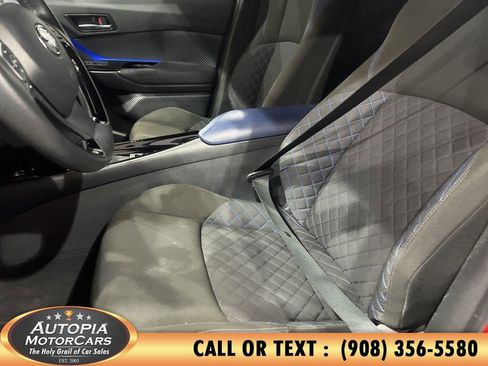 Used 2020 Toyota C-HR XLE image 10