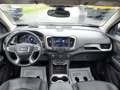 Used 2022 GMC Terrain Denali w/ Denali Premium Package AWD/4WD image 17