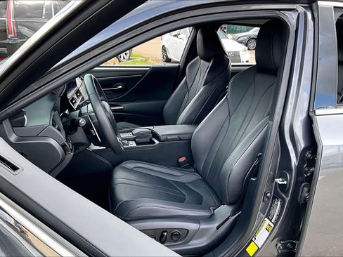 Used 2022 Lexus ES 300h F Sport image 6