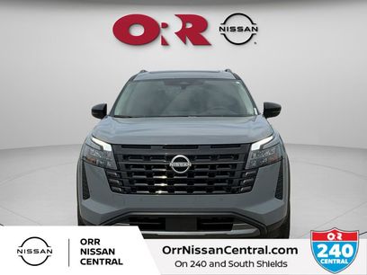 New 2026 Nissan Pathfinder Platinum w/ Cargo Package