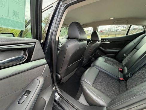 Used 2016 Nissan Maxima SR image 24