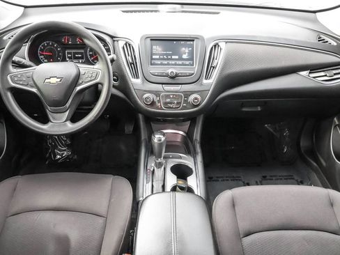 Used 2018 Chevrolet Malibu LT image 28
