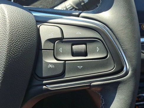 Used 2023 Buick Encore GX Select w/ Sport Touring Package FWD image 22