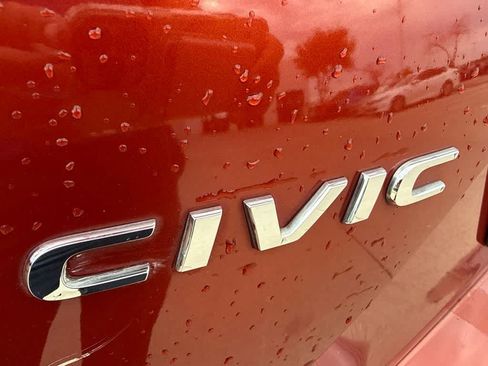 Used 2019 Honda Civic EX image 9