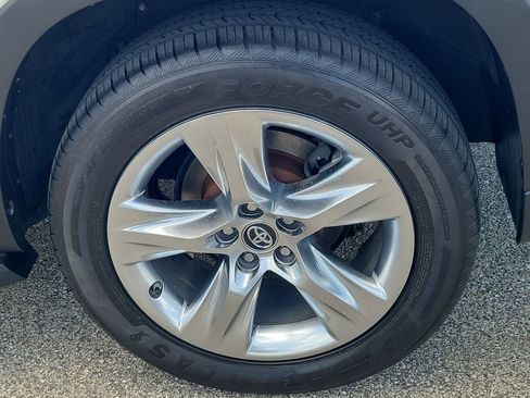 Used 2018 Toyota Highlander Limited FWD image 8
