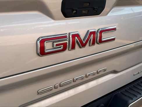 Used 2019 GMC Sierra 1500 SLT AWD/4WD image 30