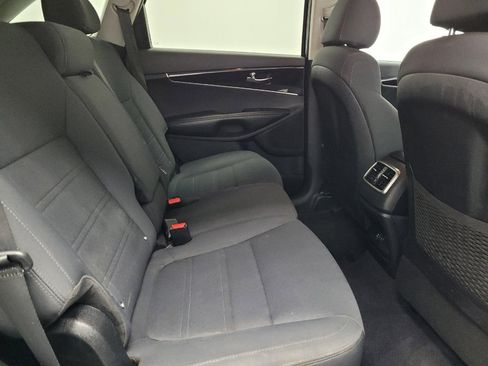 Used 2019 Kia Sorento L FWD image 19