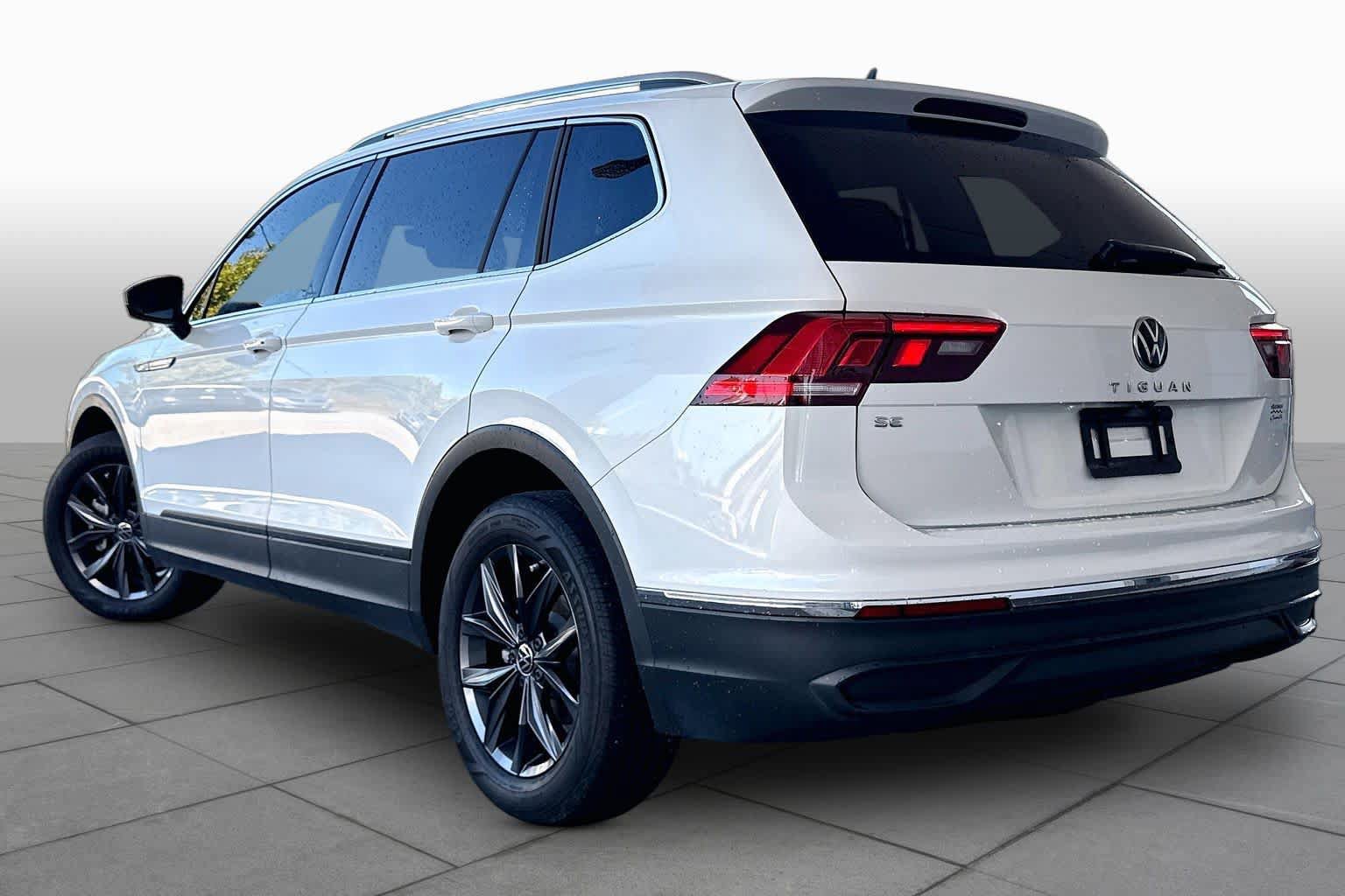 Used 2023 Volkswagen Tiguan SE FWD image 12
