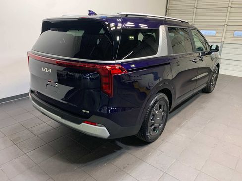 New 2026 Kia Carnival EX image 3