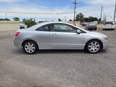 Used 2010 Honda Civic LX image 2