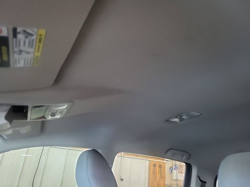 Used 2016 Toyota Tacoma SR5 w/ SR5 Appearance Package (SN) image 14