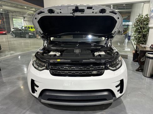 Used 2018 Land Rover Discovery HSE AWD/4WD image 24