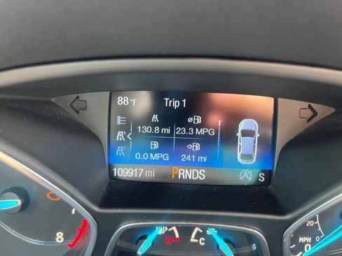 Used 2018 Ford Escape SE w/ SE Sync 3 Package FWD image 17