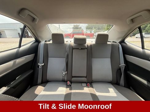 Used 2018 Toyota Corolla LE FWD image 18