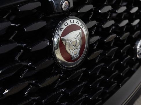 Used 2023 Jaguar F-PACE SVR image 34