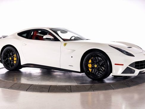 Used 2015 Ferrari F12 Berlinetta image 13