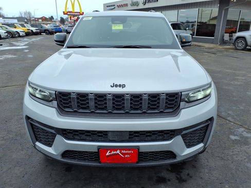New 2026 Jeep Grand Cherokee Limited w/ Limited Altitude Package AWD/4WD image 6