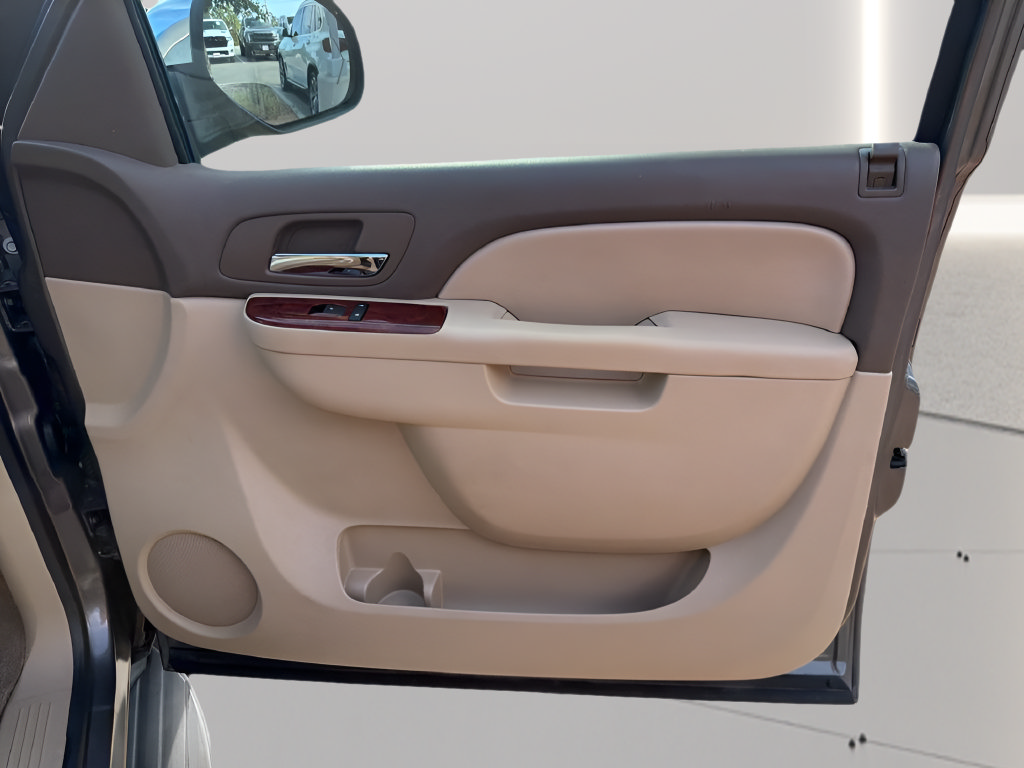Used 2011 Chevrolet Tahoe LT w/ Texas Edition RWD image 31